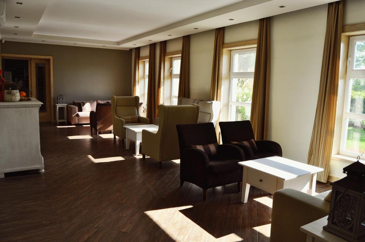 Diva Kacica Restaurant & Pansion Hotel Komarno Ngoại thất bức ảnh